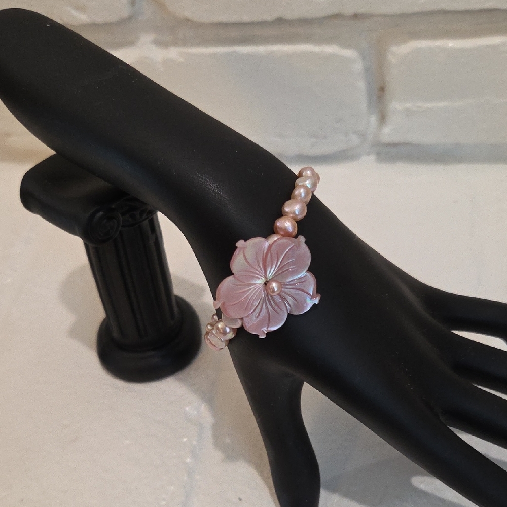 Mother Of Pearl Pink Floral Bracelet